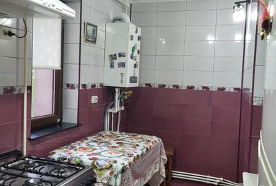 Apartament cu 3 camere semidecomandat în Central - 3