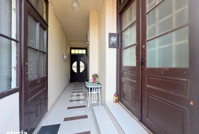 Casă cu 6 camere cu Teren 806 Mp în Girocului