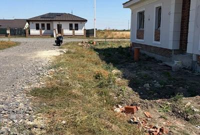 Casă cu Teren 260 Mp în Moșnița Nouă