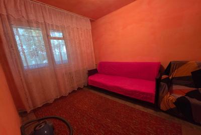 Apartament cu 3 camere semidecomandat în Viziru 1 - 2