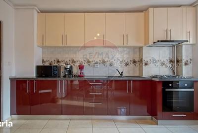 Apartament cu 3 camere decomandat în Bartolomeu