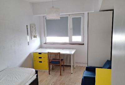 Apartament cu 5 camere decomandat în 1 Mai - 9