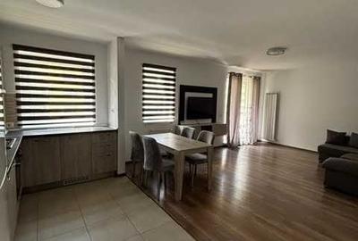 Apartament cu 2 camere decomandat în Tractorul