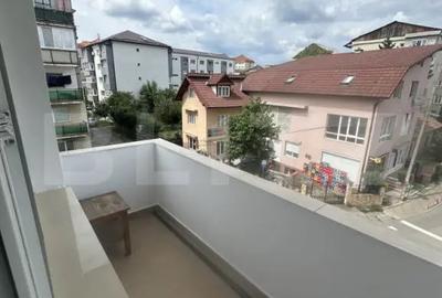 Apartament cu 3 camere semidecomandat în Central