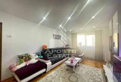 Apartament cu 3 camere semidecomandat, mobilat în UTA - 7