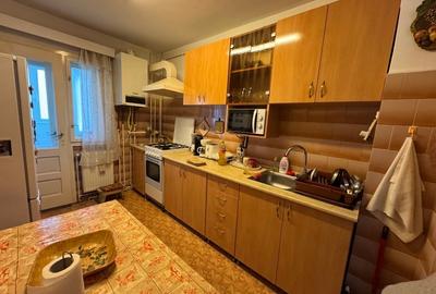 Apartament cu 2 camere decomandat, mobilat în Zorilor