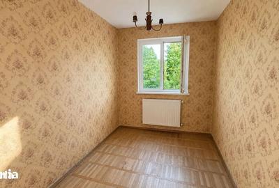 Apartament cu 3 camere semidecomandat în Km 4