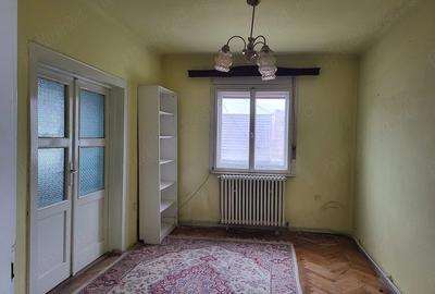 Casă cu 3 camere cu Teren 126 Mp în Central