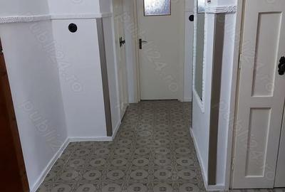 Apartament cu 2 camere decomandat în Micro 5
