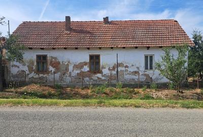 Casă cu 4 camere în Târgoviște