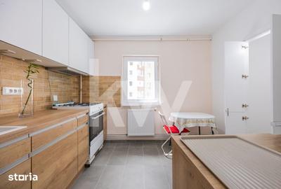 Apartament cu 2 camere decomandat în Tractorul