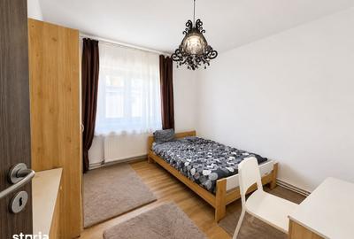 Apartament cu 2 camere decomandat în Plopilor - 1