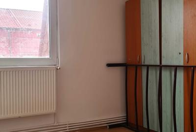 Apartament cu 2 camere decomandat în Mircea cel Bătrân