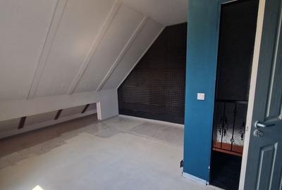 Apartament cu 3 camere în Păcii