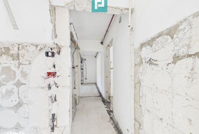 Apartament cu 3 camere în Aurel Vlaicu