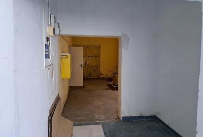 Spațiu comercial, de 155 mp, în Central - 4