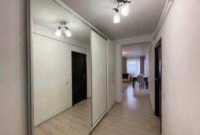 Apartament cu 3 camere semidecomandat în Popas Păcurari
