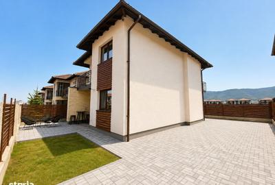 Casă cu 4 camere cu Teren 250 Mp în IAR