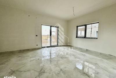 Casă cu 5 camere cu Teren 270 Mp în Girocului