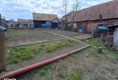 Casă cu 2 camere cu Teren 580 Mp în Central