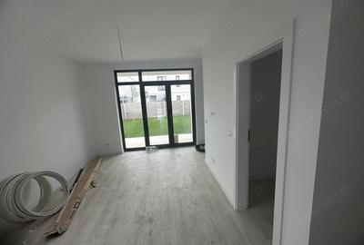 Casă cu 5 camere cu Teren 220 Mp în Mehala - 1
