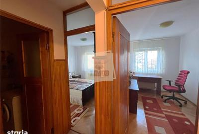 Apartament cu 3 camere decomandat, mobilat în Sub Arini - 2