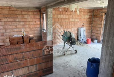 Casă cu 4 camere cu Teren 351 Mp în Sânandrei