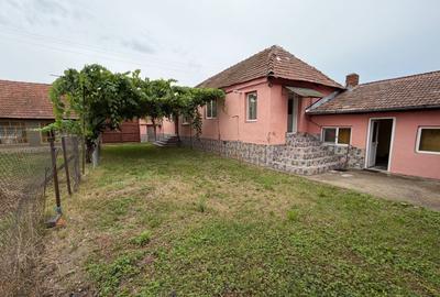 Casă individuală cu 3 camere cu Canalizare în Balomiru de Câmp
