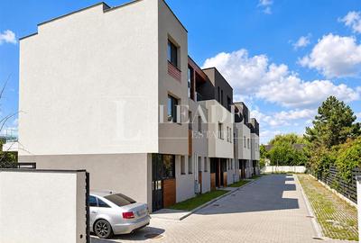 Casă cu 5 camere cu Teren 100 Mp în Pipera