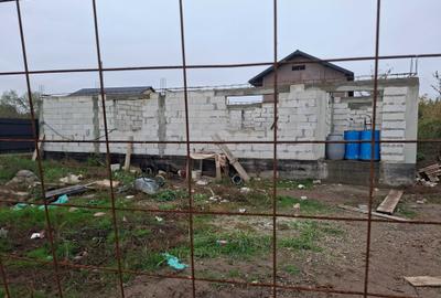 Casă cu 4 camere în Cazasu