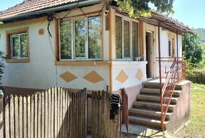 Casă cu 3 camere cu Teren 900 Mp în Gâlcești