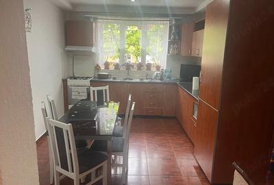 Casă cu Teren 800 Mp în Central - 1