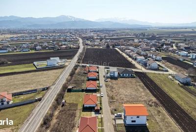Teren de 2000 mp, în Stupini - 7