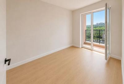 Apartament cu 3 camere semidecomandat în Florești - 2