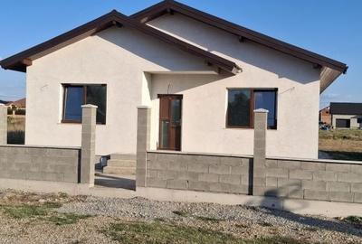 Casă cu 3 camere în Oșorhei
