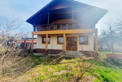 Casă individuală cu 3 camere cu Canalizare în Arcani - 2