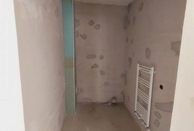 Casă cu 4 camere cu Teren 450 Mp în Florești