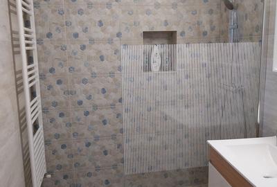 Casă cu 2 camere cu Teren 317 Mp în Schei