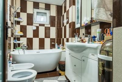 Casă individuală cu 7 camere cu Canalizare în Frasin - 17