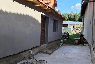 Casă cu 2 camere cu Teren 72 Mp în Obreja