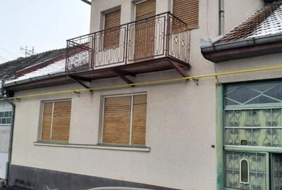 Casă cu 4 camere în Central - 7