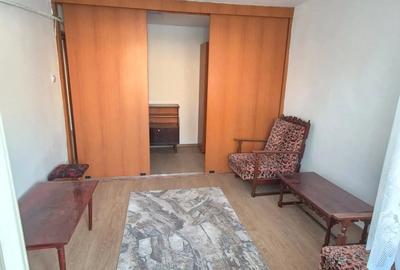Apartament cu 2 camere semidecomandat, mobilat în Pantelimon