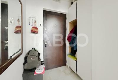 Apartament cu 3 camere semidecomandat, mobilat în Iris