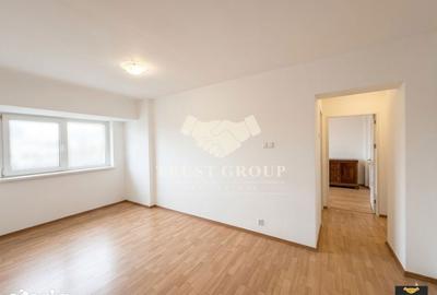Apartament cu 5 camere decomandat în Victoriei