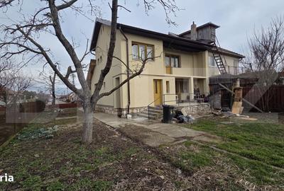 Casă cu 4 camere cu Teren 1500 Mp în Central
