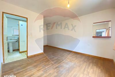 Casă cu 4 camere cu Teren 1063 Mp în Central