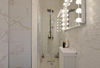 Penthouse cu 3 camere, mobilat în Central - 17