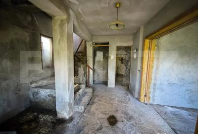 Casă cu 5 camere cu Teren 1400 Mp în Central