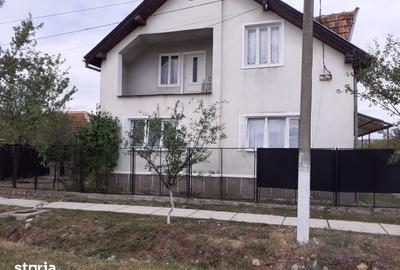 Casă cu 9 camere cu Teren 1800 Mp în Buteni - 3