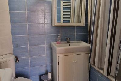 Apartament cu 2 camere nedecomandat, mobilat în Orașul de Jos